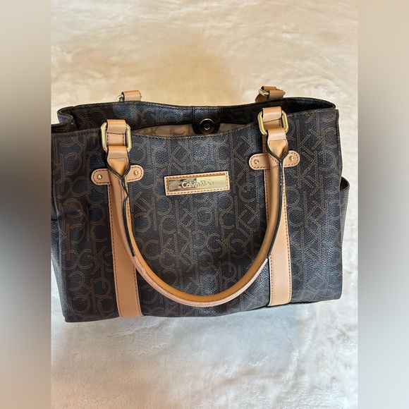 Calvin Klein Hudson Signature Purse - Picture 1 of 4